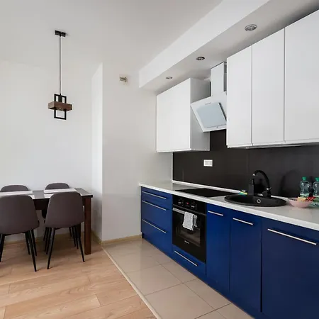 Apartment Aleja Krakowska Comfy Warsaw